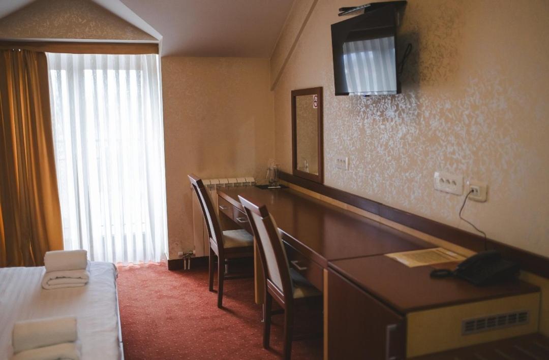 Hotel Marshal Nikšić Esterno foto